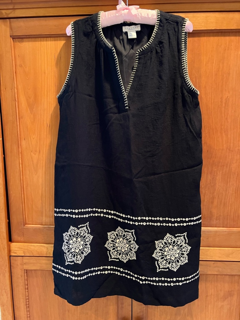 Sleeveless Black Embroidered Shift Dress - White Floral Detail